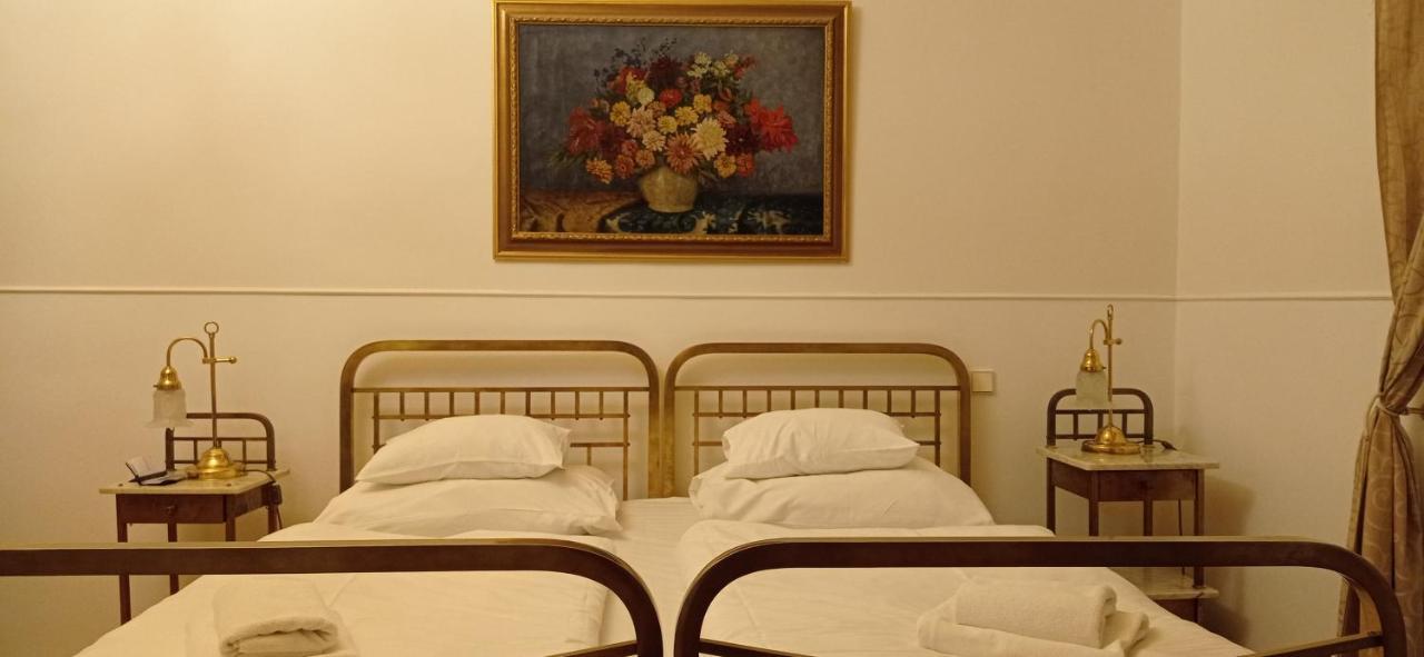 Hotel U Zlateho Jelena Prag